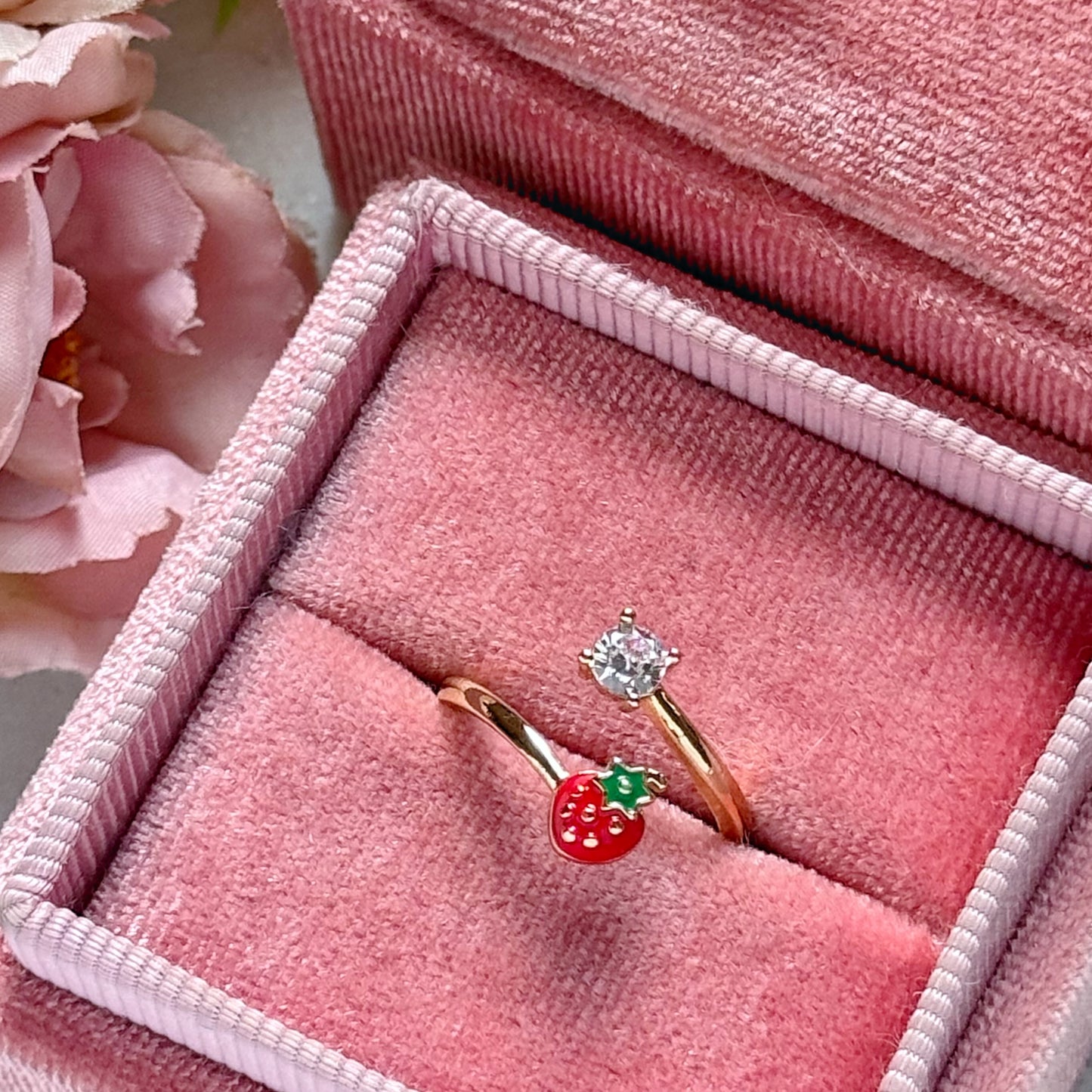 Dainty Fruit Ring