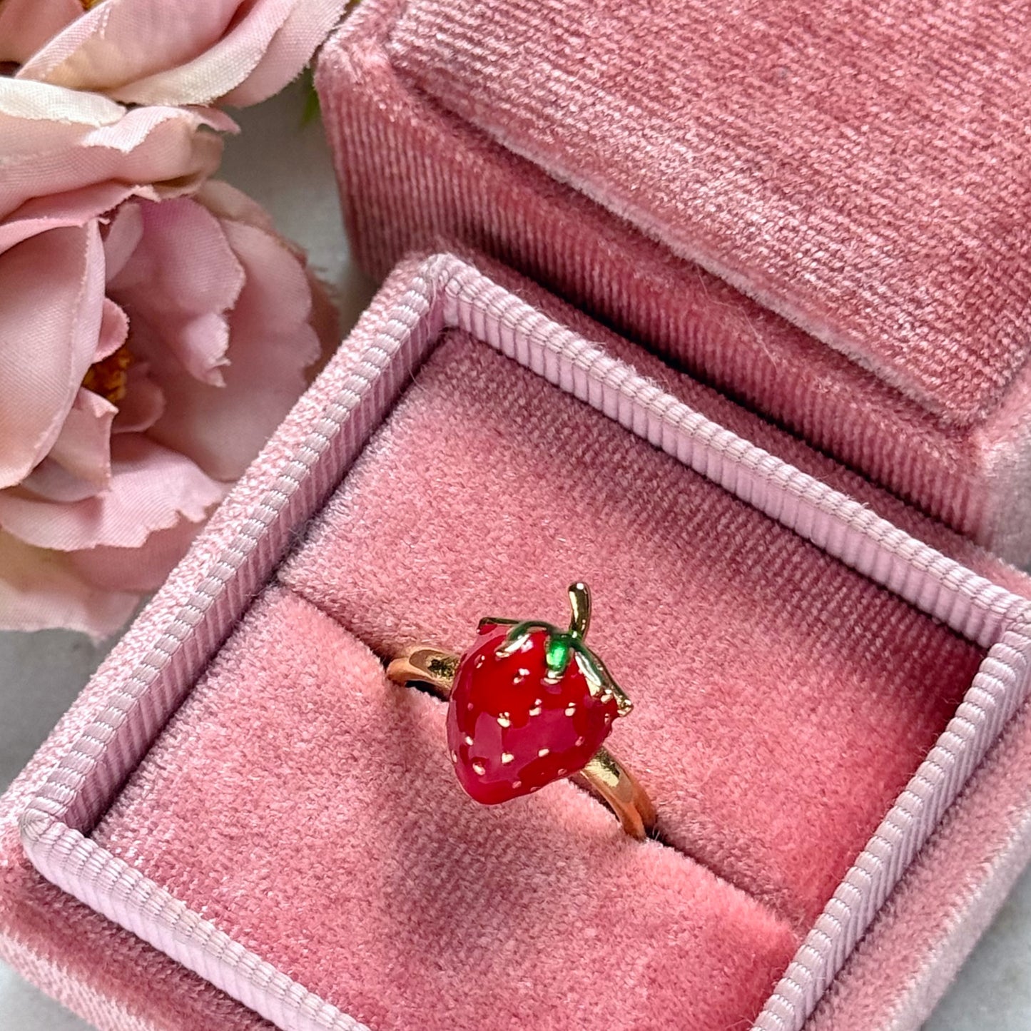 Berry Strawberry Ring