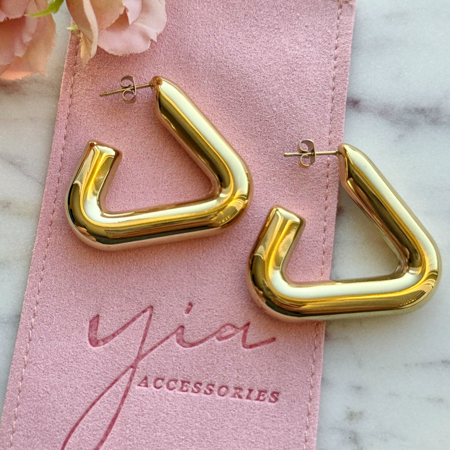 Aamiirii Triangle Hoops