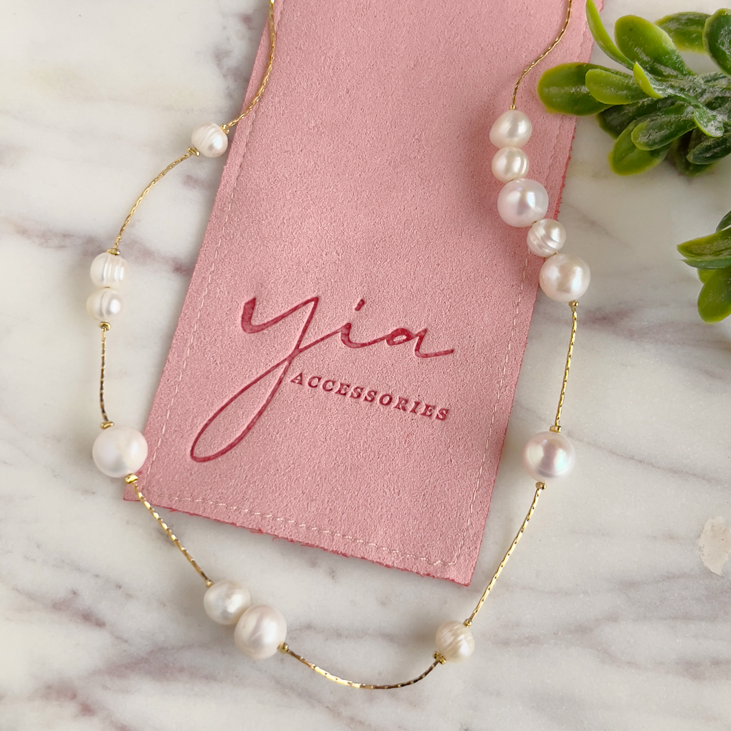 Gold Pearly Choker