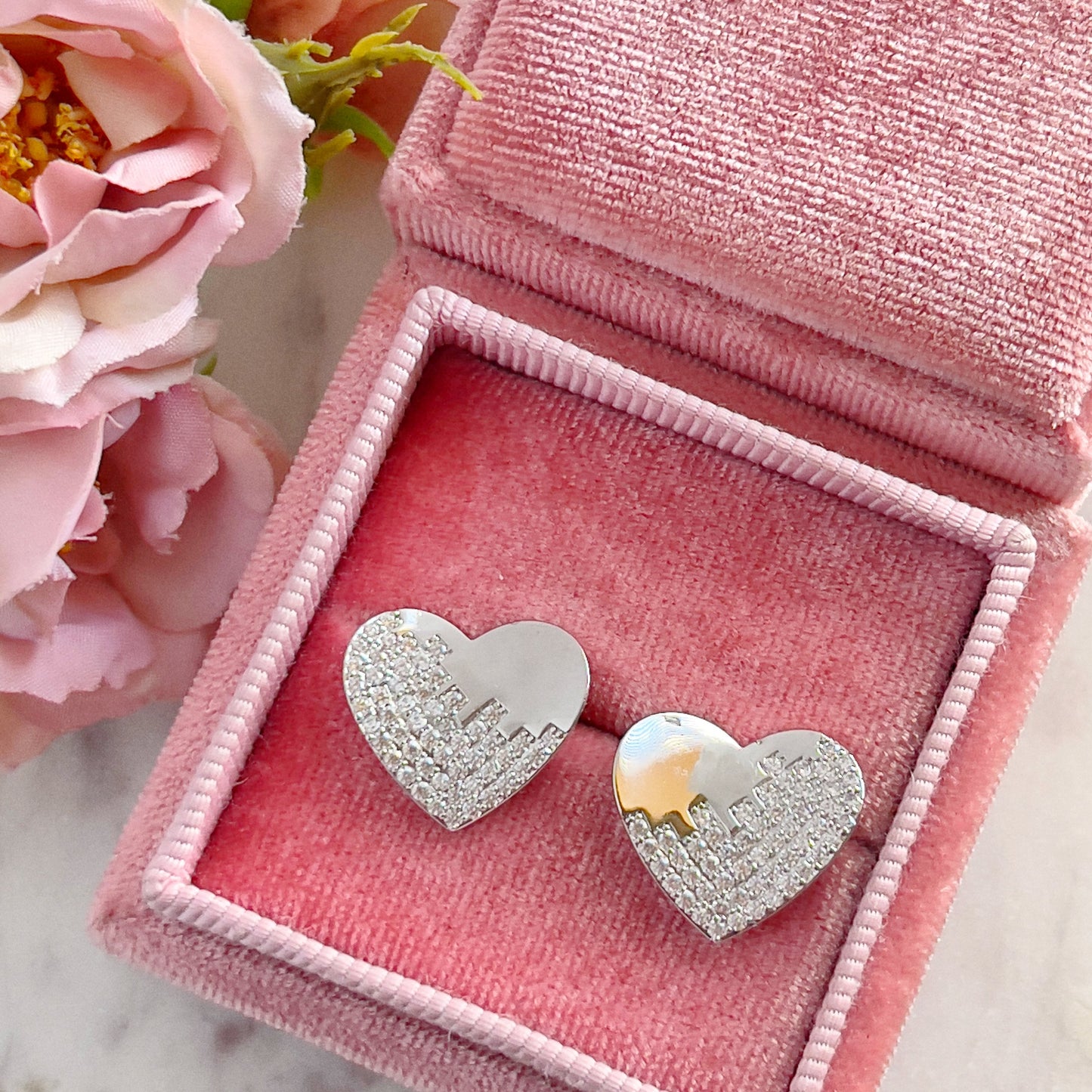 Amor heart stud earrings