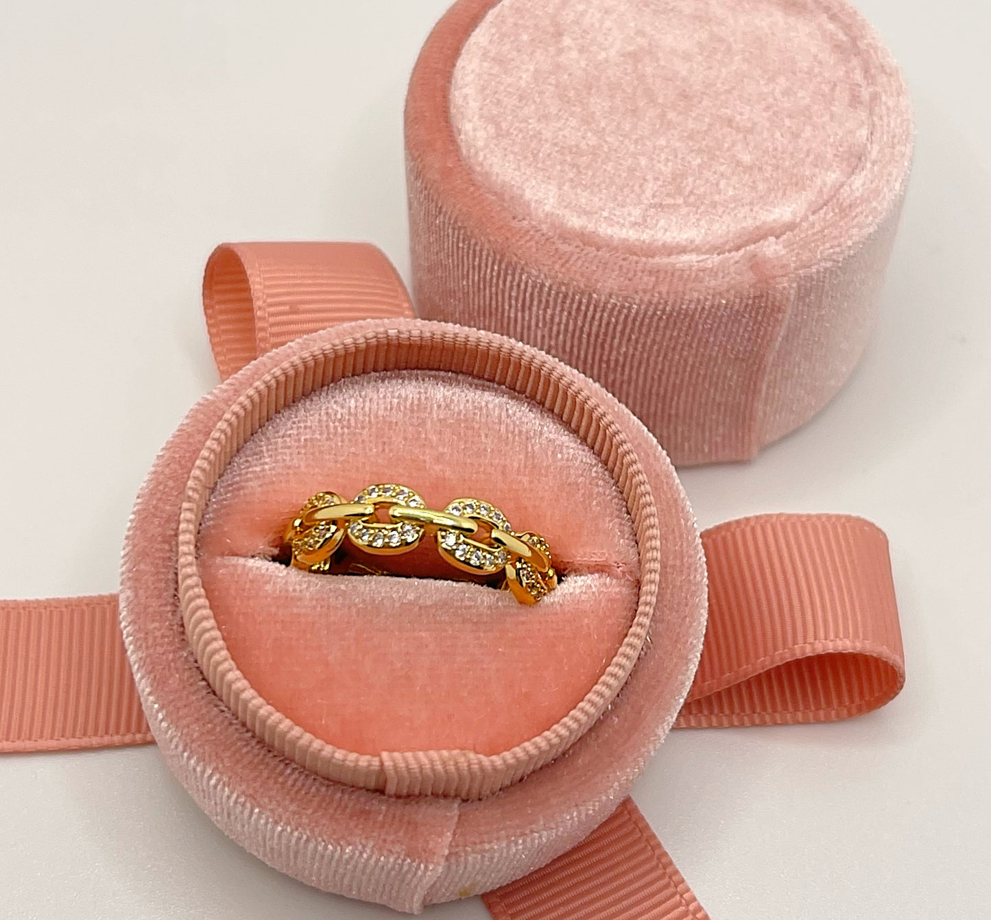 Double CZ chain ring
