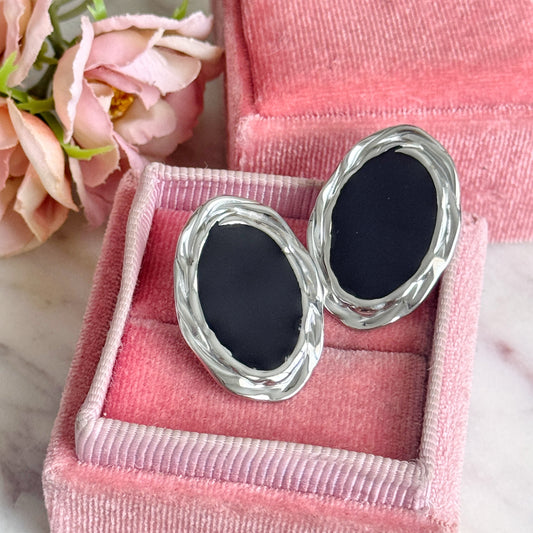 Magnifica Stud Earrings