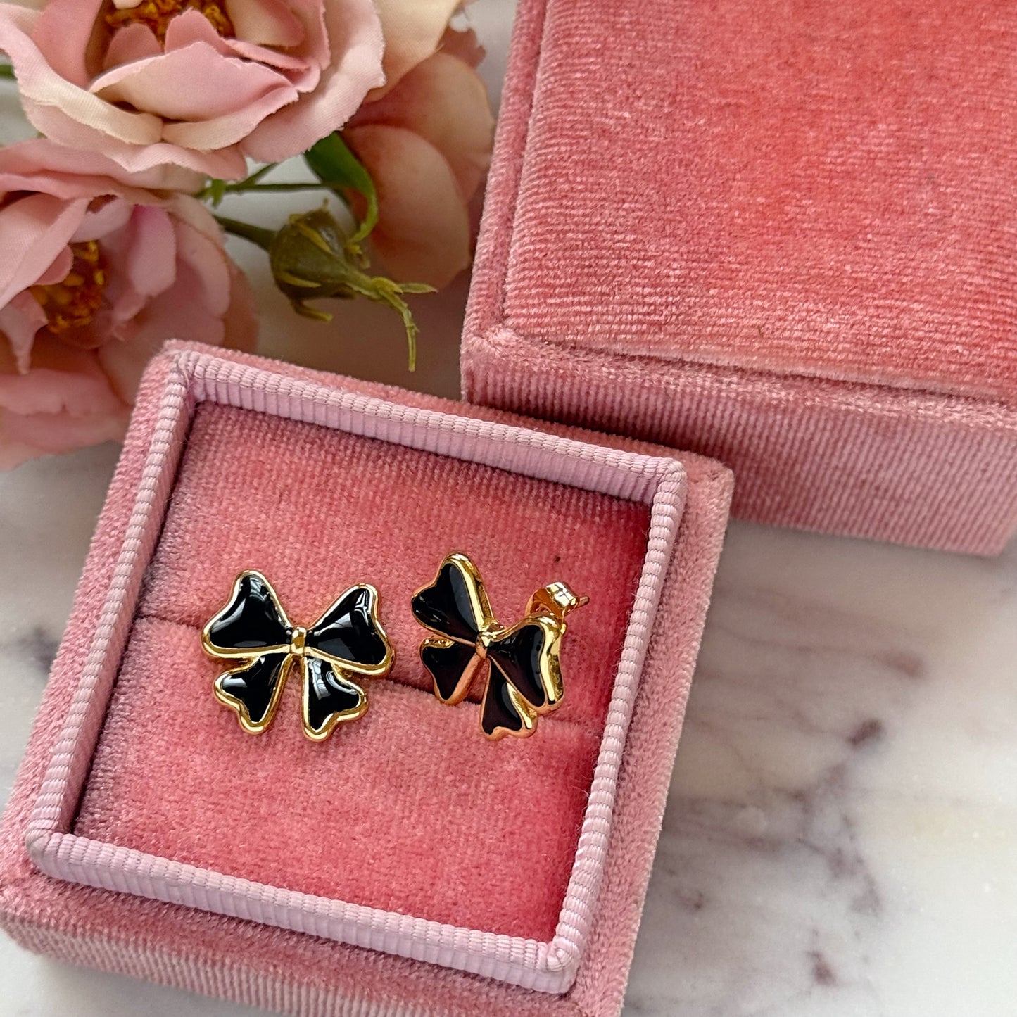 Moñito Stud Earrings