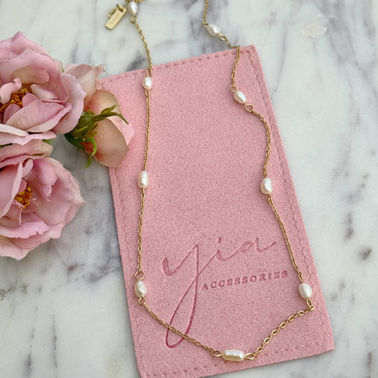 Dainty Pearl Choker