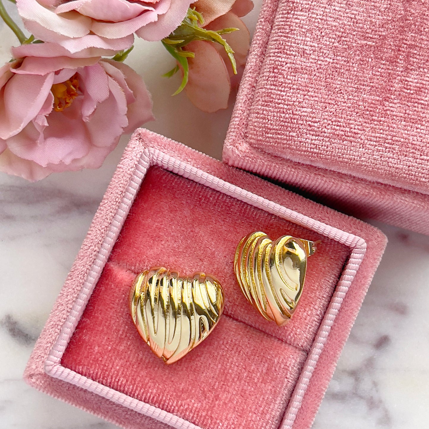 Ribbed Heart Studs