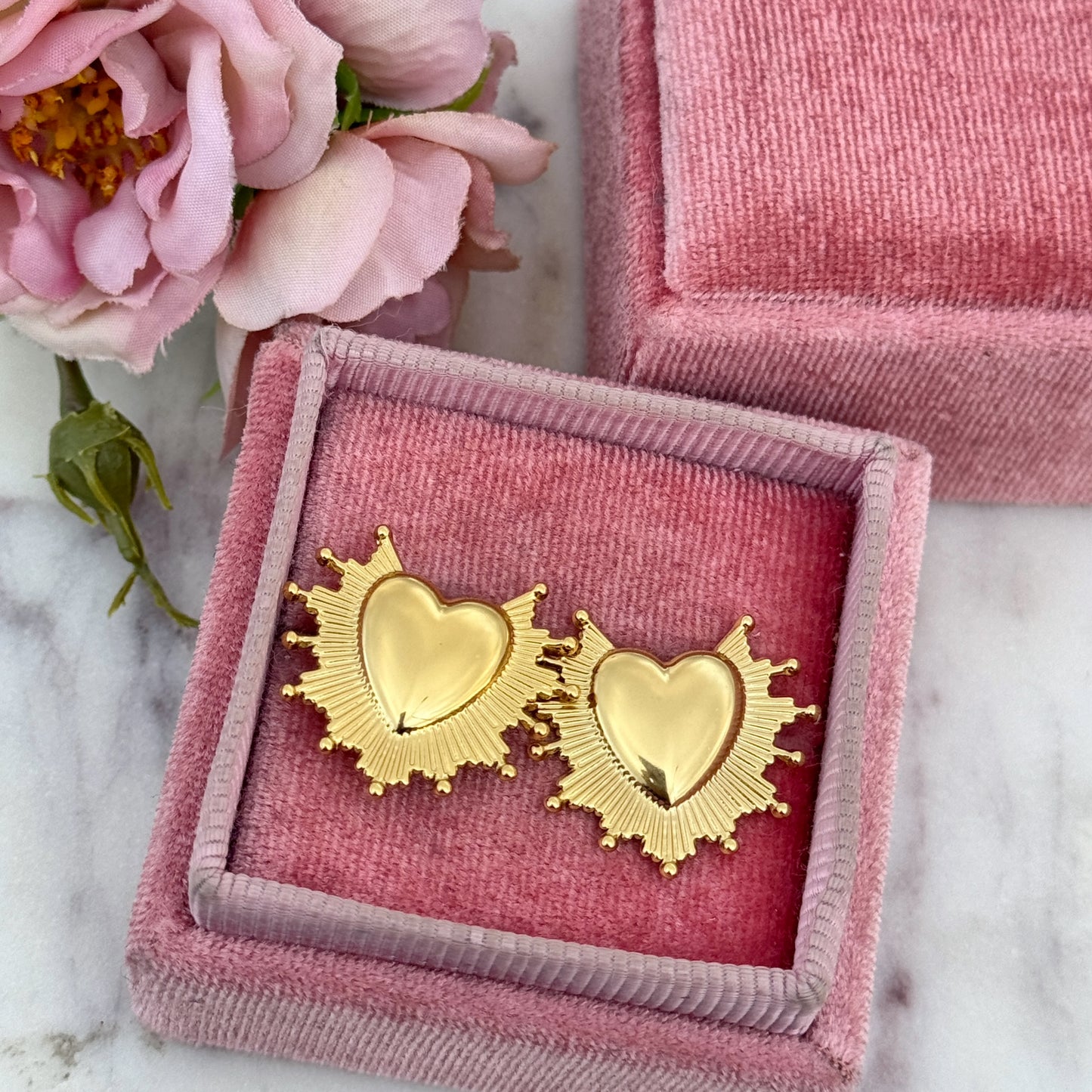 Amor Enterno Stud Earrings